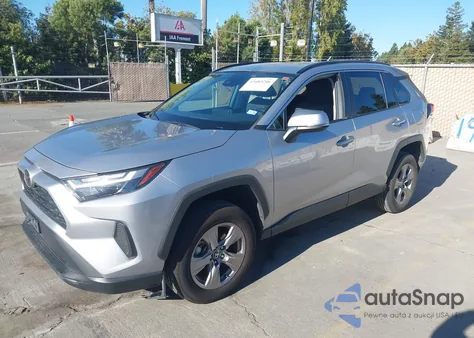 2024 Toyota Rav4 Xle z USA, uszkodzony, nr VIN 2T3W1RFV3RC258019